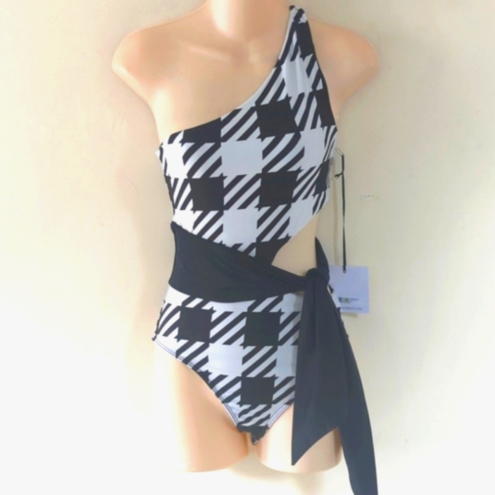 Beach Riot Carlie One Piece In Houndstooth - Picture 7 of 16